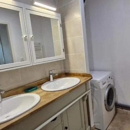 Aux Roches Fleuries * Lezignan-la-Cebe